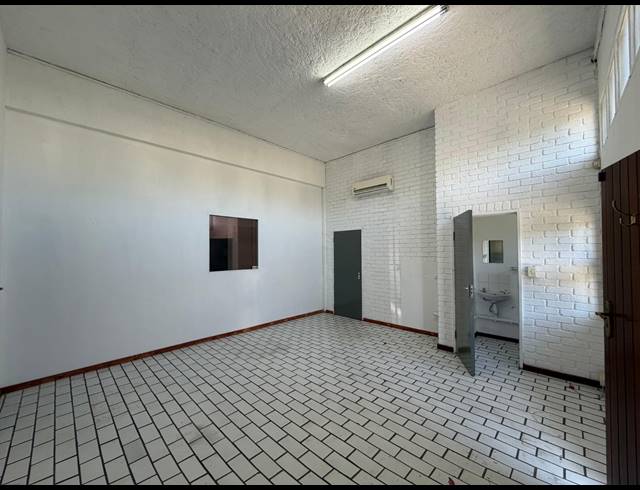 399M² WAREHOUSE TO LET IN BARBEQUE DOWNS